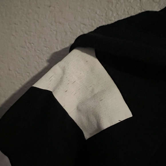 IVY PARK - Cropped Black Hoodie - Picture 7 of 7